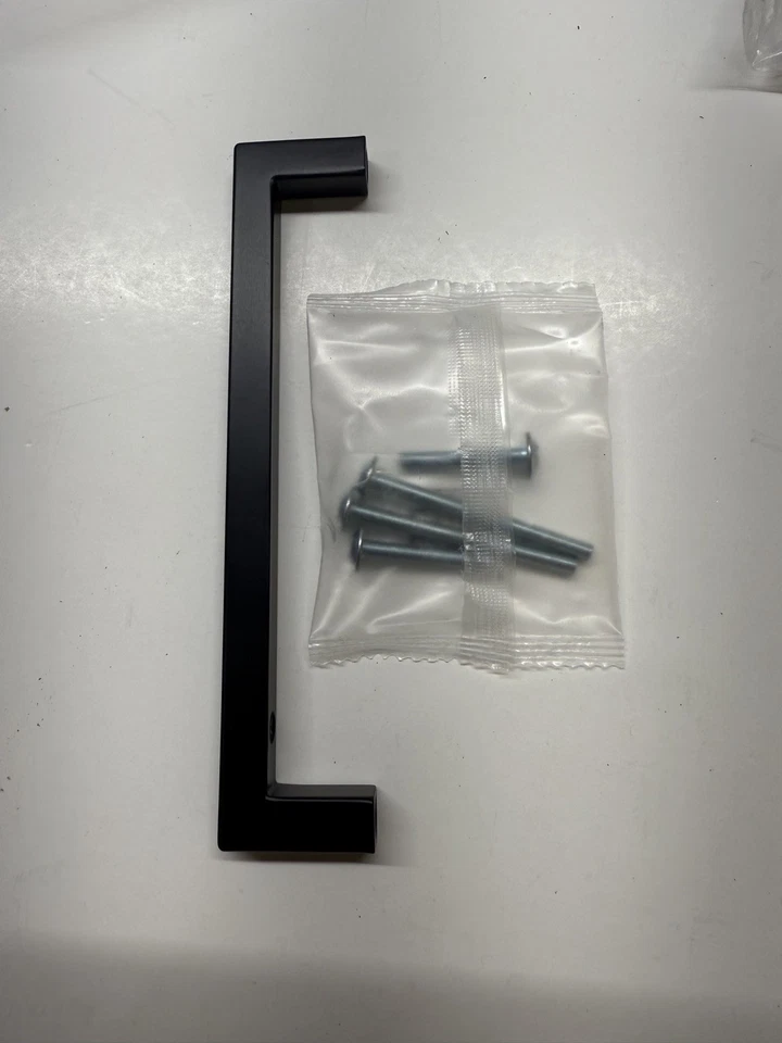 Lote de 6 tiradores de puerta de cajón de gabinete Kraftmaid negro mate 128 mm o 5 1/16 pulgadas  Foto 1 de 4