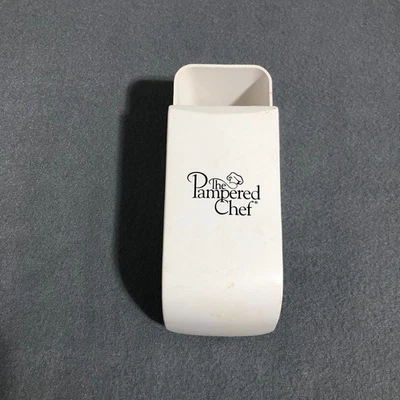 Pampered Chef Adjustable Sliding Measuring Cup  1/4 - 1 Cup, 50 - 250 ml - Image 1 of 4