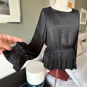 - Catherine Malandrino Flowy Electric Pleat Hem and Sleeves Black Blouse Sz S/P - Picture 1 of 9