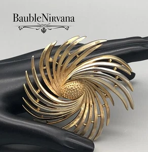 Vintage Krone Trifari strukturiert & glänzend Gold Wirbel Sonne geplatzt Blume Anstecknadel Brosche - Bild 1 von 4