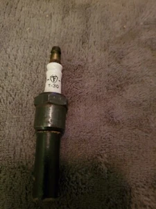 OLD FIRESTONE T-30 SPARK PLUG ~ NEW OLD STOCK ~ NO BOX  - Picture 1 of 7