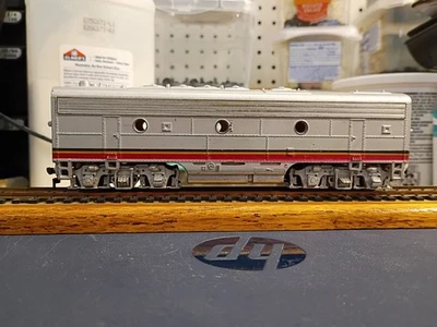 Santa Fe/AT&SF F3/F7 Dummy No Manufactor Known Hornhook Couplers No Road #  N/B - Image 1 of 4