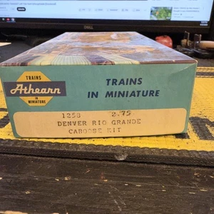 HO Athearn Blue Box 1258 Caboose Rio Grande D&RGW 01489 Giallo RTR - Foto 1 di 6