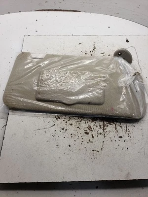 Parasol derecho usado se adapta a: Saturn Vue 2004 grado derecho A Foto 1 de 4