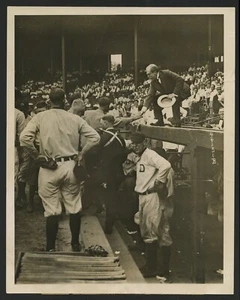 1916 DETROIT TIGERS Fantastic Dugout Shot at Game Vintage Baseball Photo - Picture 1 of 2
