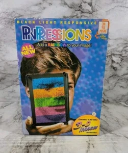 Vintage Pinpressions Regenbogenfarbe / Schwarzlicht ansprechbar - Bild 1 von 3