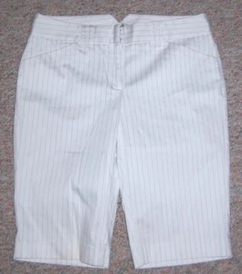 EXPRESS Editor White Striped Low Waist Knee Length Shorts or Capris Pants Size 4 - Picture 1 of 3