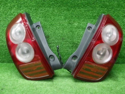 Juego de luces traseras JDM 2004 Nissan March Micra K12 OEM Foto 1 de 4