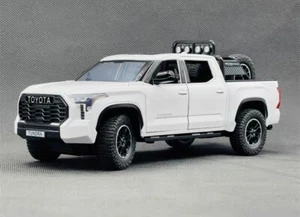 1:24 Toyota Tundra pickup truck alloy car model sound and light toy car off-road - Picture 1 of 9
