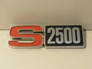 Vintage International S 2500 Diesel Emblem Trim Badge Metal Chrome Vintage - Picture 1 of 2