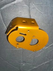 Vintage RC Team Associated RC10 Gold Pan Motor Mount Plate 6607 - Picture 1 of 3