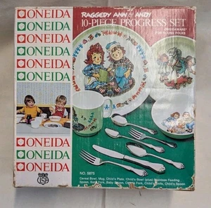 Vintage 1969 Oneida Raggedy Ann & Andy 10-piece progress set - Picture 1 of 3