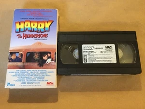 Harry And The Hendersons 1987 VHS Tape, John Lithgow Bigfoot Sasquatch Comedy - Picture 1 of 6