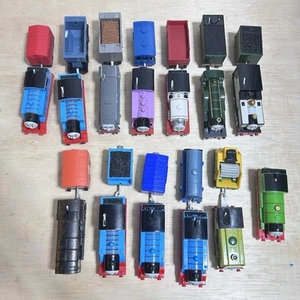 Lot (25) Thomas The Train Trackmaster Motorized Engines & Tender Freddie Stanley - Picture 1 of 11