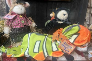 Trick Treat Muffy Vanderbear Halloween Cat, Oatsie Caterpillar, Hoppy Scarecrow - Picture 1 of 5
