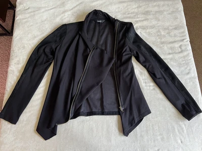 Chaqueta bolero negra adornada con cremallera talla XS Simply Vera Wang para mujer Foto 1 de 4