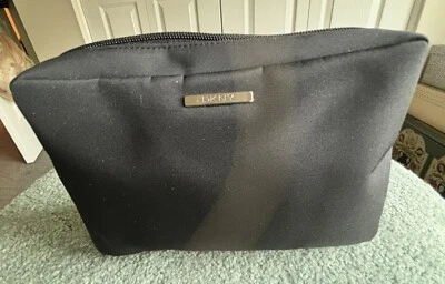 BOLSA DE VIAJE MAQUILLAJE COSMÉTICO DKNY Foto 1 de 4