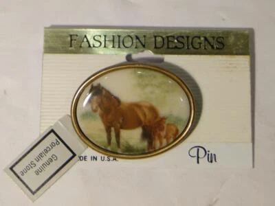 Broche prendedor de caballo de porcelana con diseños de moda vintage hecho en EE. UU. Foto 1 de 2