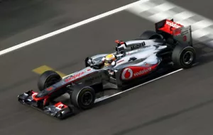 McLaren Mercedes MP4-26 / G. P. Cina 2011 / vincitore / Silverline / SLK 080 - Foto 1 di 10