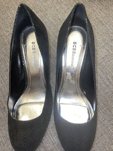Bcbg Black Snake Pattern Size 7.5 - Picture 1 of 5
