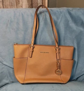 Bolso de Mano Michael Kors MK Jet Set Top con Cremallera de Cuero Saffiano - Imagen 1 de 15