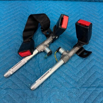 2006–2011 BMW 325I E90 Rear Seat Belt Buckle Set OEM 6975363 / 6975364 / 7127224 - Image 1 of 4