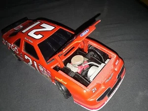Michael Waltrip #21 Winston Select Champion 1996 1:24 car Action BANK - Picture 1 of 6