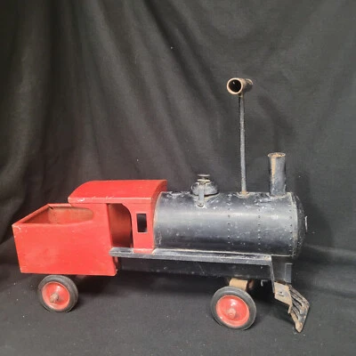 Antique 1930s Pressed Steel Keystone Ride on 6400 Train Engine Locomotive VTG - Image 1 of 4