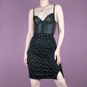 VINTAGE Black White Geometric Pattern 90s Y2K High Waist Mini Knee Retro Skirt 8 - Picture 1 of 8