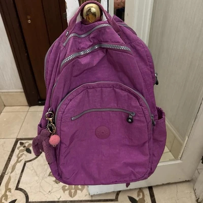Mochila Kipling Grande En Púrpura Excelente Estado Mínimos Signos de Desgaste Ver Fotos Foto 1 de 4