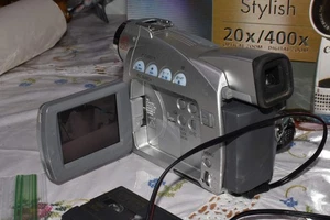 Videocámara estéreo NTSC Canon ZR65 MC MiniDV - solo funciona la tarjeta SD - cinta rota - Imagen 1 de 9