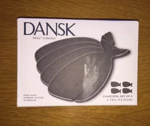 DANSK POSAVASOS: Juego de 4 posavasos de aluminio con recubrimiento en polvo Moby Collection 4,75” nuevos en caja - Imagen 1 de 7