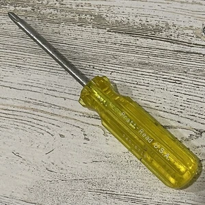 Pratt-Read USA 3/16" x 3" Phillips Head Screwdriver #1 Yellow Handle - Picture 1 of 5