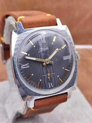 Vintage  ZIM Pobeda guilloche dial 2602 men wristwatch Soviet Mechanical Leather - Image 1 of 4