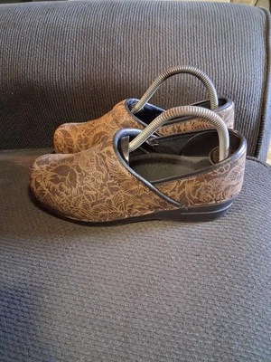 Sanita Clog Brown Glitter Floral Rose Print Leather Nursing Work Size 39 / 8.5 - Image 1 of 4