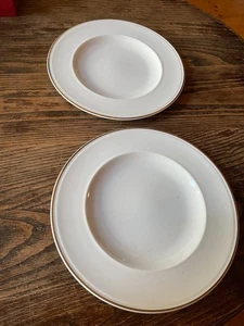 NEW  PORCELAIN  POTTERY BARN 7.5"  SALAD/DESSERT WHITE/ GOLD RIM PLATES 6 PCS - Picture 1 of 3