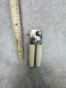 Vintage Unbranded Manual Can Opener w Bottle Opener Soft Handle USA - Picture 1 of 3