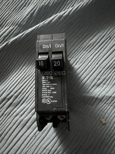 NUEVO Disyuntor Eaton BR1520 BR 20A / 15A Enchufable 1 Polo Cortador Martillo - Imagen 1 de 3