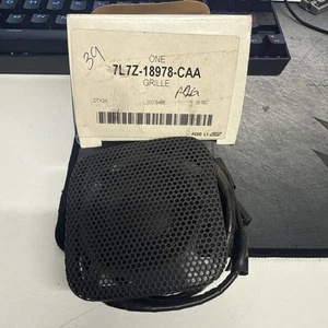 🔥Genuine Ford Rear Left Speaker 7L7Z-18978-DAA for 2007-2014 Lincoln Navigator - Picture 1 of 5