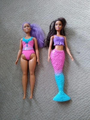 芭比梦幻娃娃套装:彩虹湾美人鱼娃娃和曲线紫色头发  — 第 1/4 张图片