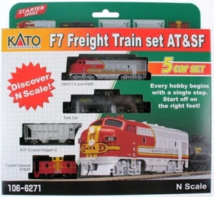 JUEGO DE TREN DE CARGA KATO ESCALA N F7 - SANTA FE (ROJO) - F7 A UNIDAD #40 Y 4 VAGONES DE TREN! - Imagen 1 de 1
