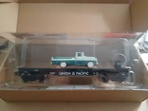 Coche plano calibre O 10-1/2" UNION PACIFIC con camión Dodge Sweptside 1957 fundido a presión - Imagen 1 de 5