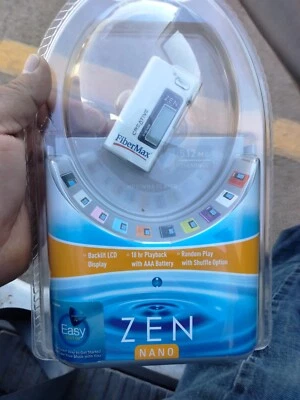 Creative ZEN Nano 512 MB Reproductor MP3/WMA/Grabadora de Voz Blanco 18 HR Reproducción Foto 1 de 4
