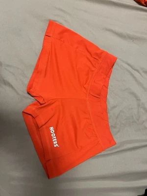 Novo Shorts Hooters Original Uniforme Laranja XS - Imagem 1 de 2