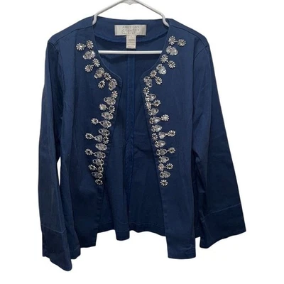Chaqueta para mujer Badgley Mischka M azul marino adornada con joyas frente abierto Foto 1 de 4