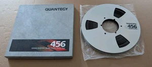 Bobina in metallo Quantegy 456 10,5" 1/2" con nastro analogico da 1/2" per bobina a bobina - Foto 1 di 2