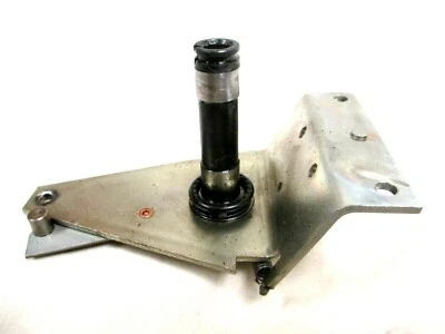 BIC TURNTABLE SPINDLE HOUSING FOR PLATTER  WITH BEARINGS FOR 940, 960, 980, 981 - Image 1 of 3