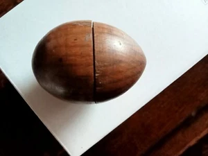VINTAGE ANTIQUE TREEN ACORN SEWING THIMBLE HOLDER. - Picture 1 of 6