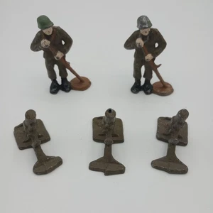 5 Vintage Bleigussteile 2 Soldaten und 3 Kanonen Konvolut - Bild 1 von 6