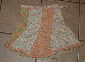 Girls Sz 10 Casual or Dress Colorful Floral Flared Side Zip Stretchy Skirt TCP - Picture 1 of 2